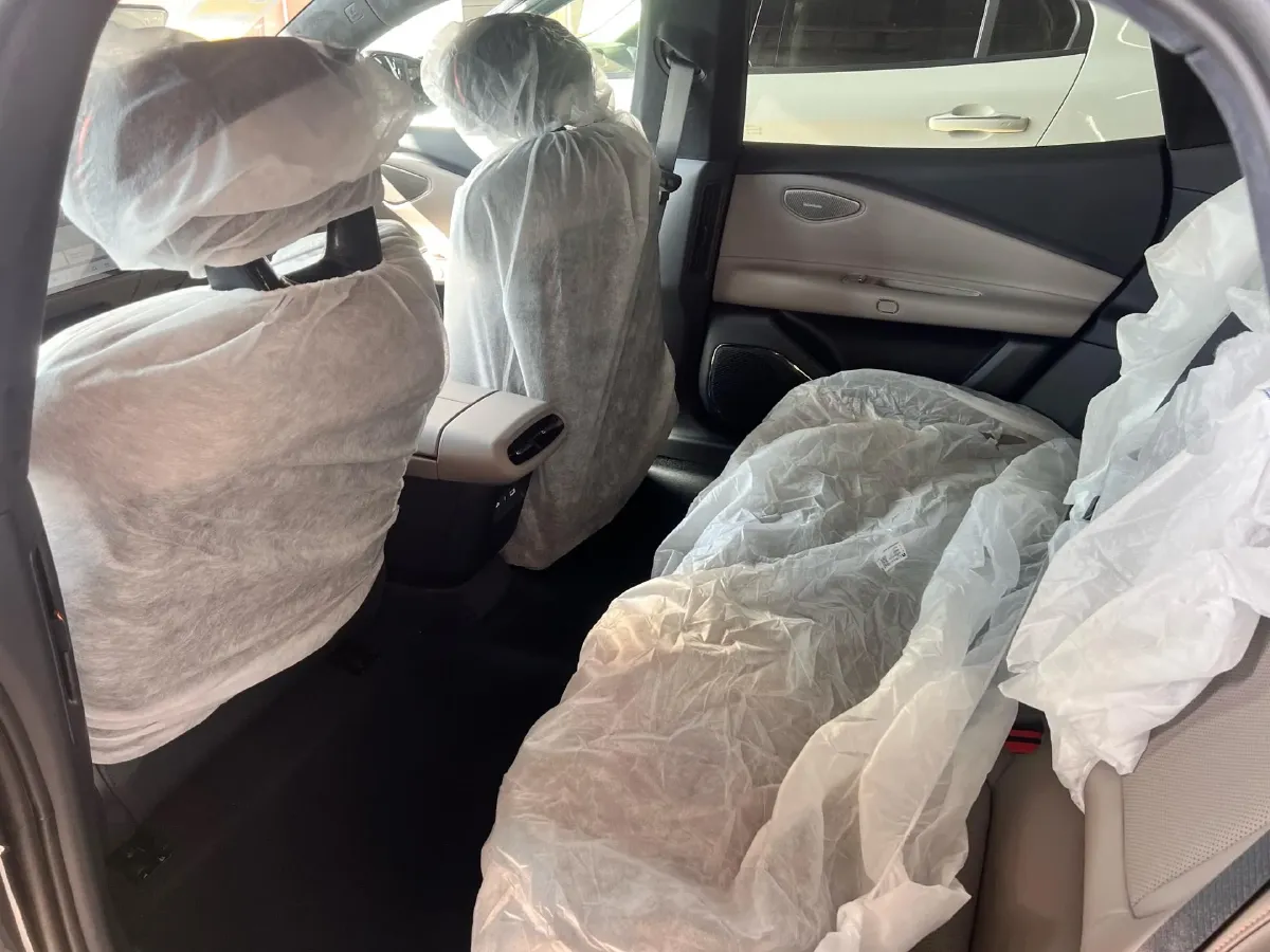 2025 LYNK&CO Z10 BEV 95KWH,autocango,china used car exporter,china ev exporter,chinese used car exporter,chinese used ev exporter