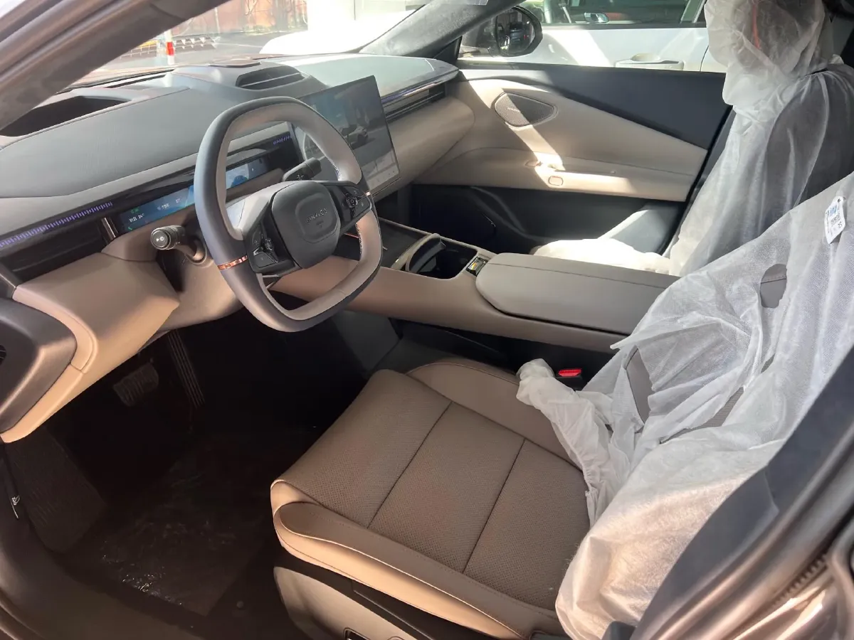 2025 LYNK&CO Z10 BEV 95KWH,autocango,china used car exporter,china ev exporter,chinese used car exporter,chinese used ev exporter