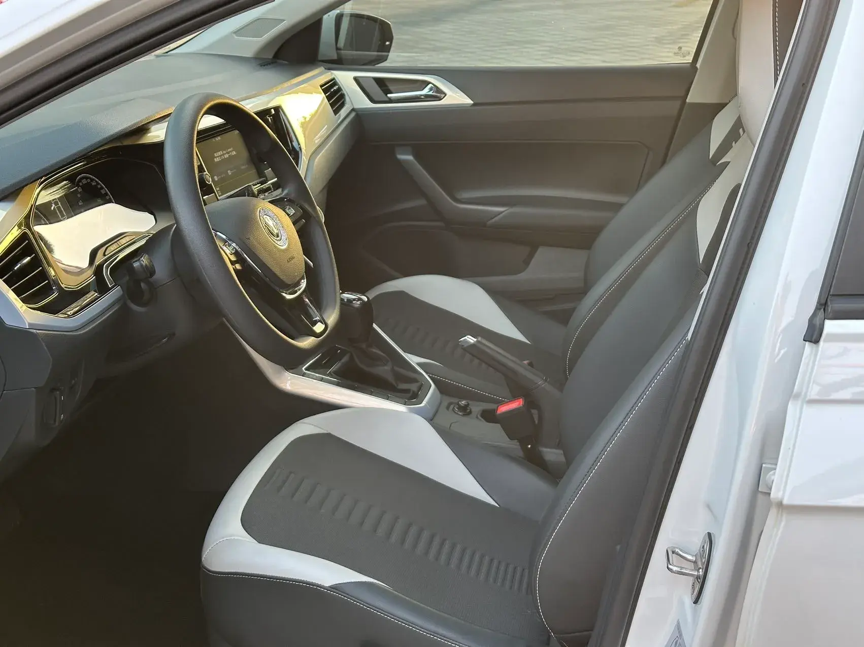 2019 VOLKSWAGEN POLO thumbnail 4