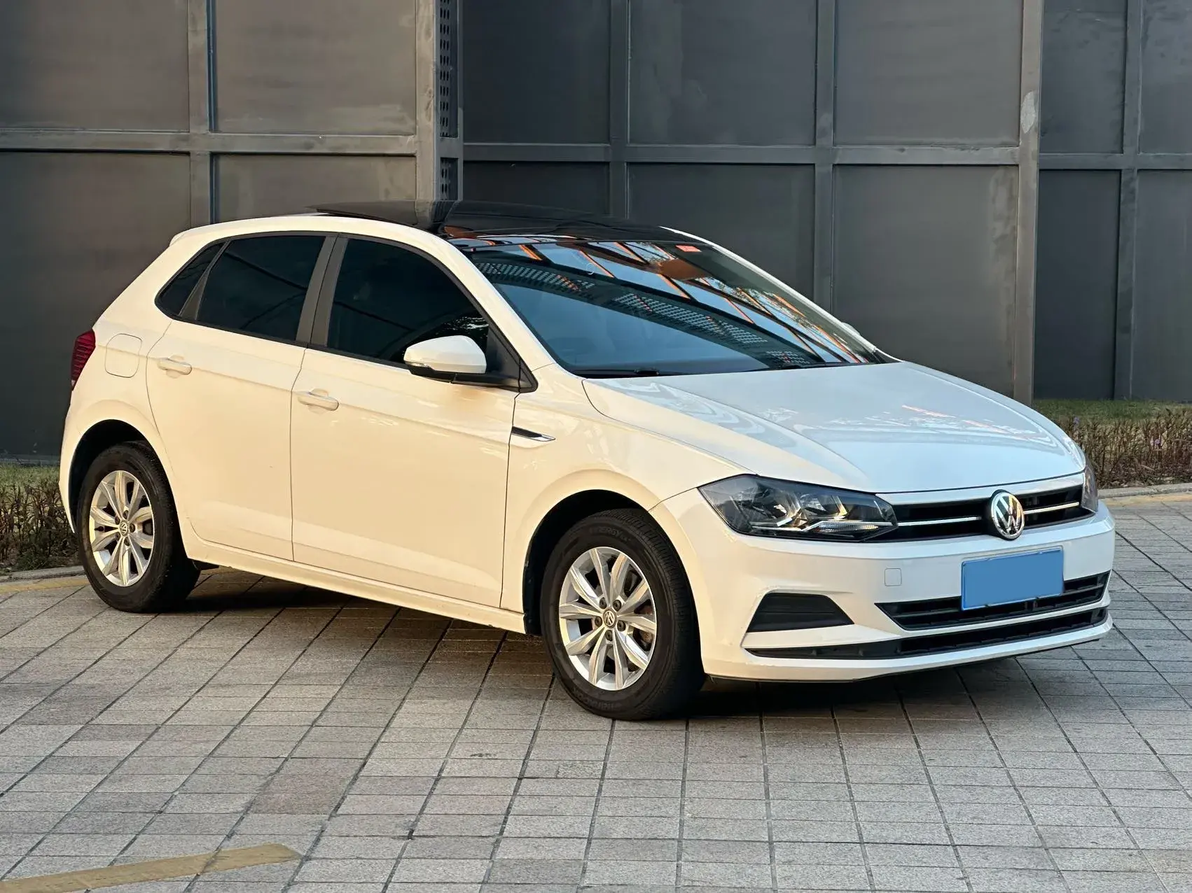 2019 VOLKSWAGEN POLO thumbnail 3