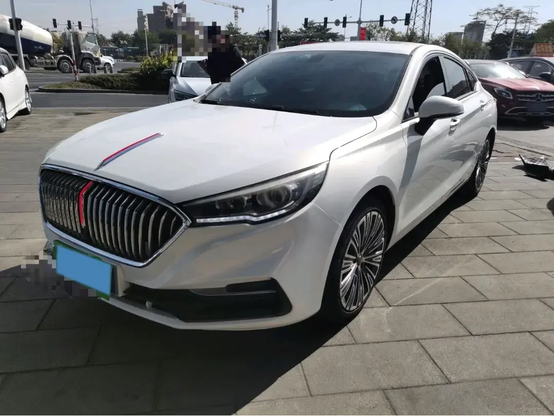 2022 HONGQI H5 view 1