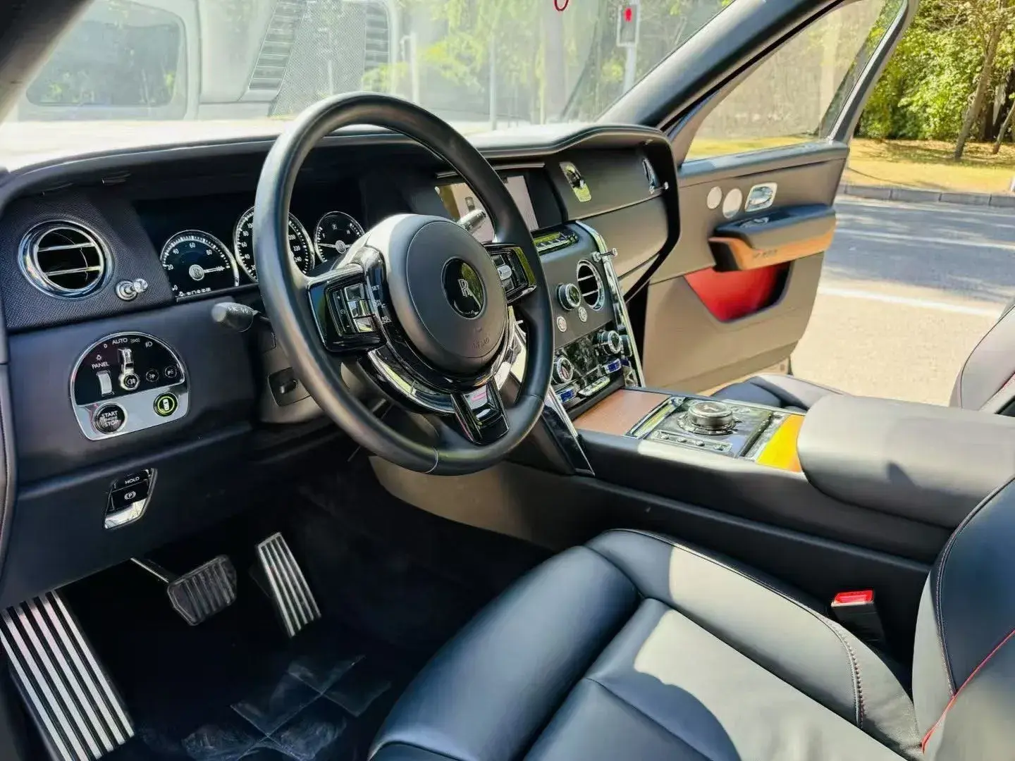 2018 ROLLS-ROYCE CULLINAN thumbnail 4