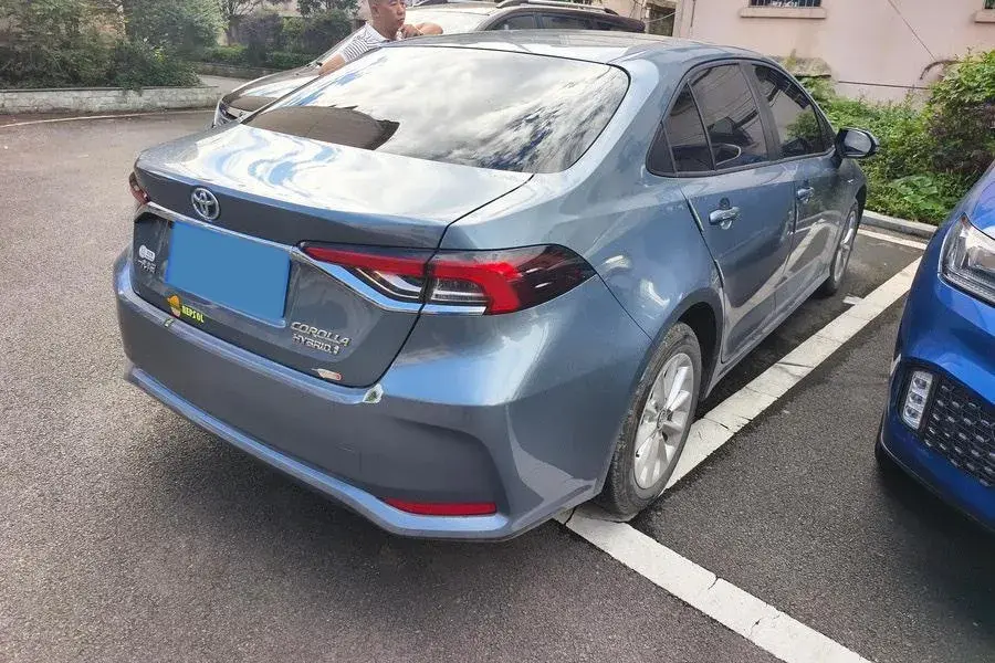 2021 TOYOTA COROLLA thumbnail 2