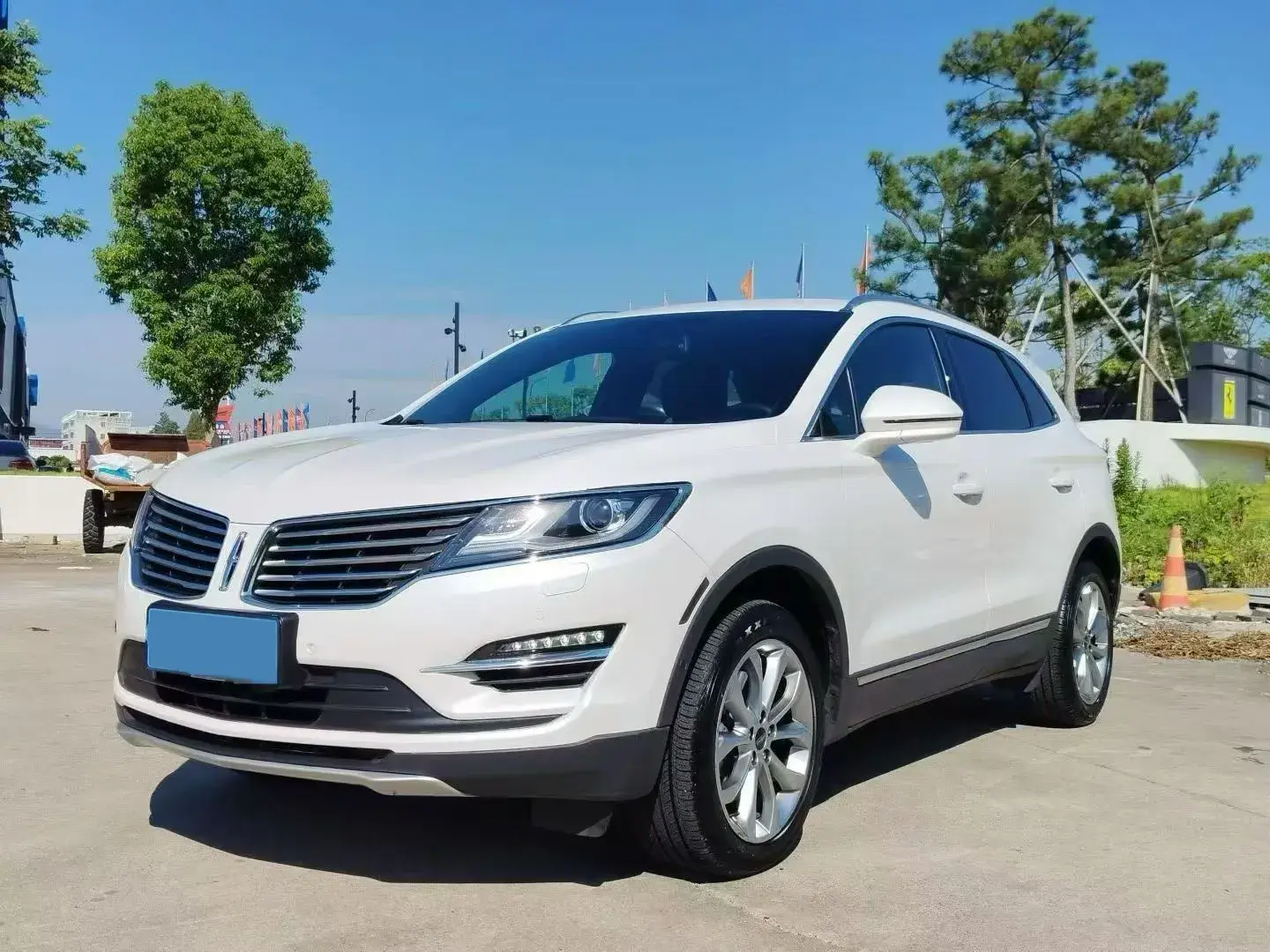 2017 LINCOLN MKC view 1