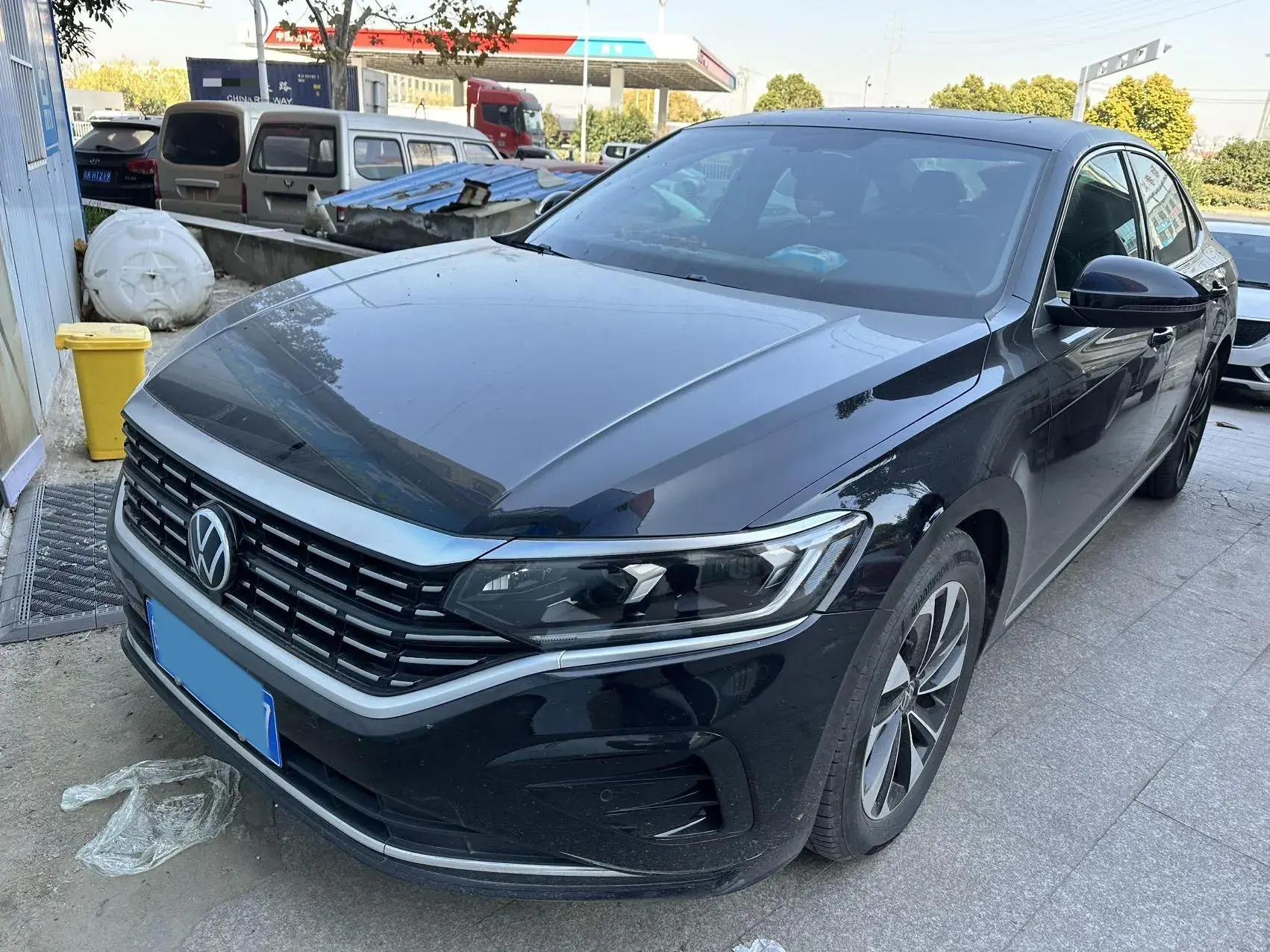 2022 VOLKSWAGEN PASSAT view 1