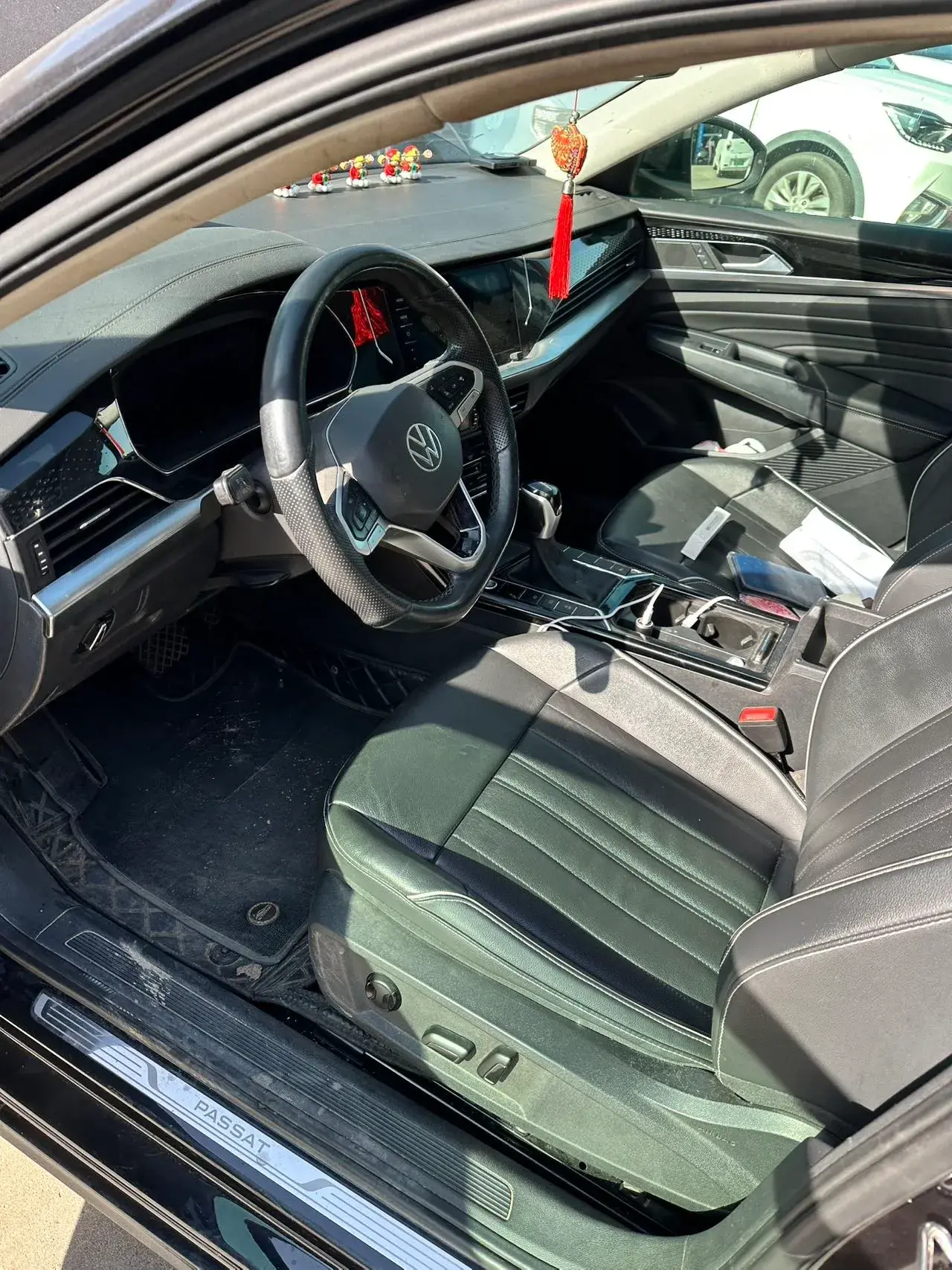 2022 VOLKSWAGEN PASSAT thumbnail 4