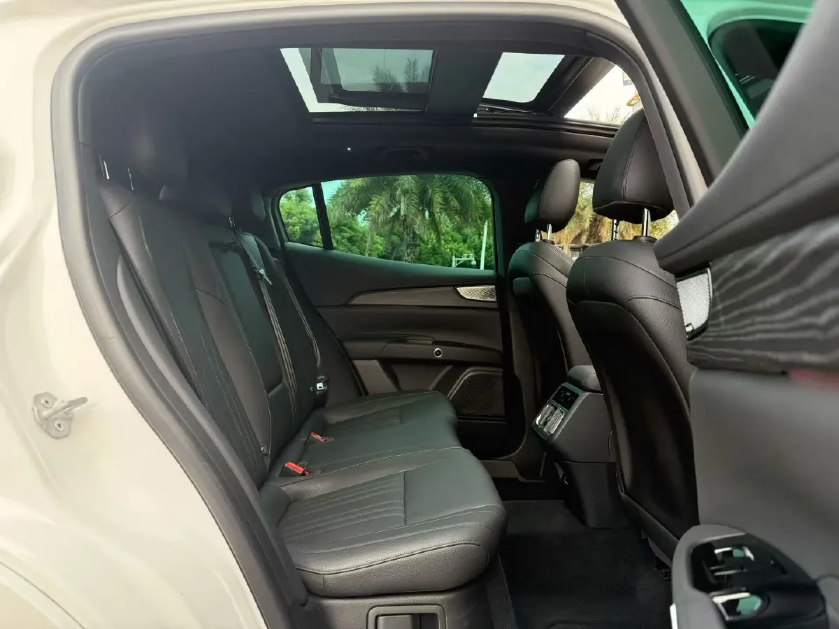 2023 Maserati Grecale 2.0T 300HP L4 8AT,autocango,china used car exporter,china ev exporter,chinese used car exporter,chinese used ev exporter