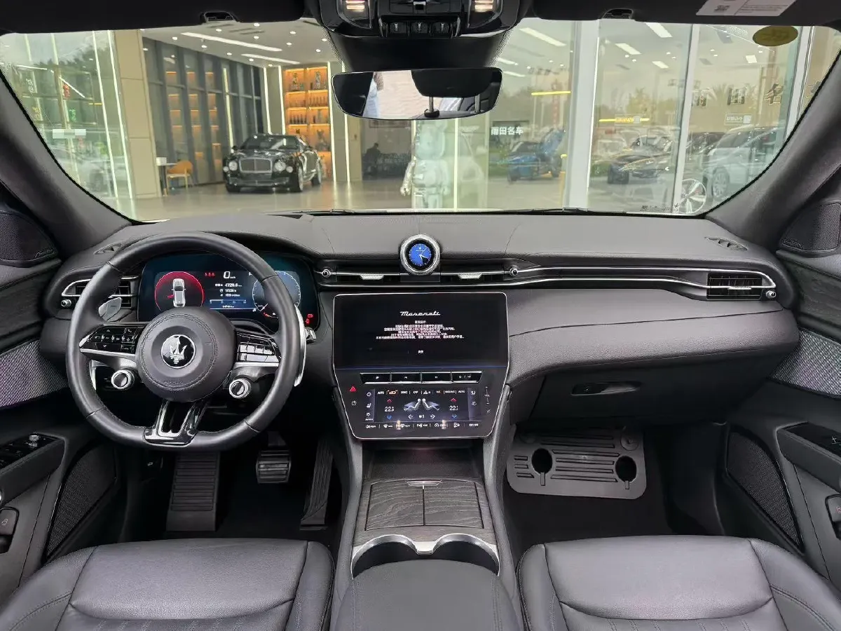 2023 Maserati Grecale 2.0T 300HP L4 8AT,autocango,china used car exporter,china ev exporter,chinese used car exporter,chinese used ev exporter