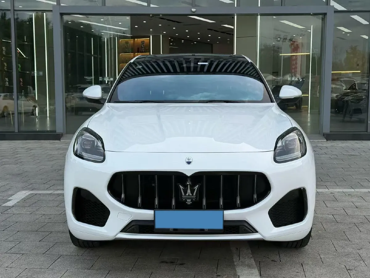 2023 Maserati Grecale 2.0T 300HP L4 8AT,autocango,china used car exporter,china ev exporter,chinese used car exporter,chinese used ev exporter