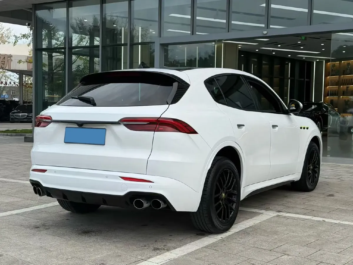 2023 Maserati Grecale 2.0T 300HP L4 8AT,autocango,china used car exporter,china ev exporter,chinese used car exporter,chinese used ev exporter