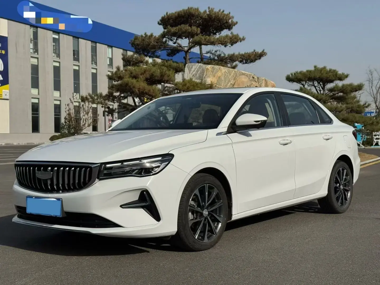 2025 GEELY EMGRAND view 1