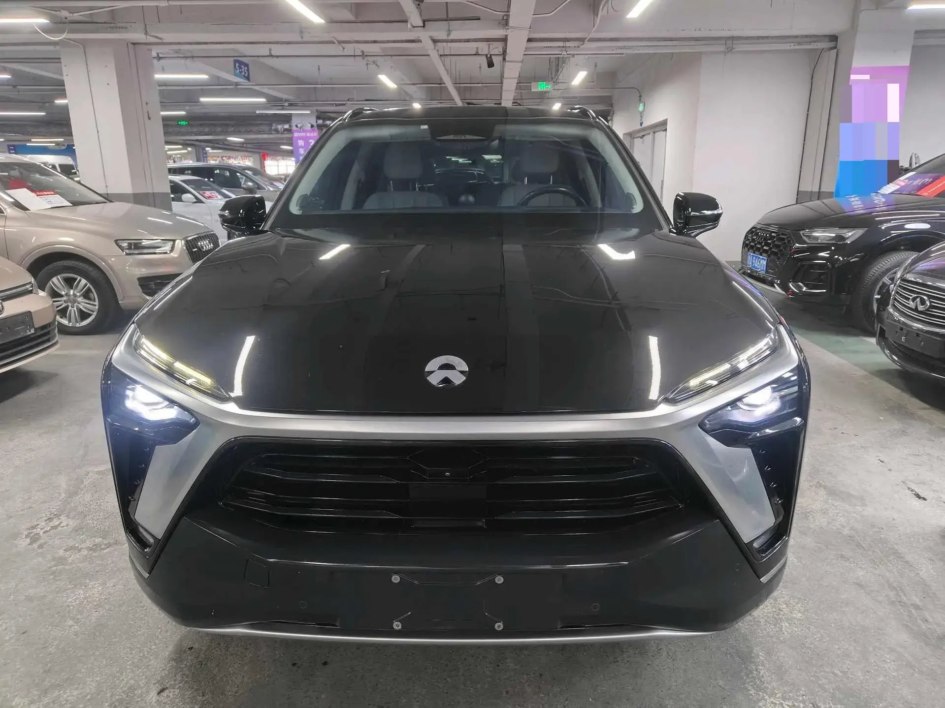 2020 NIO ES8 thumbnail 3