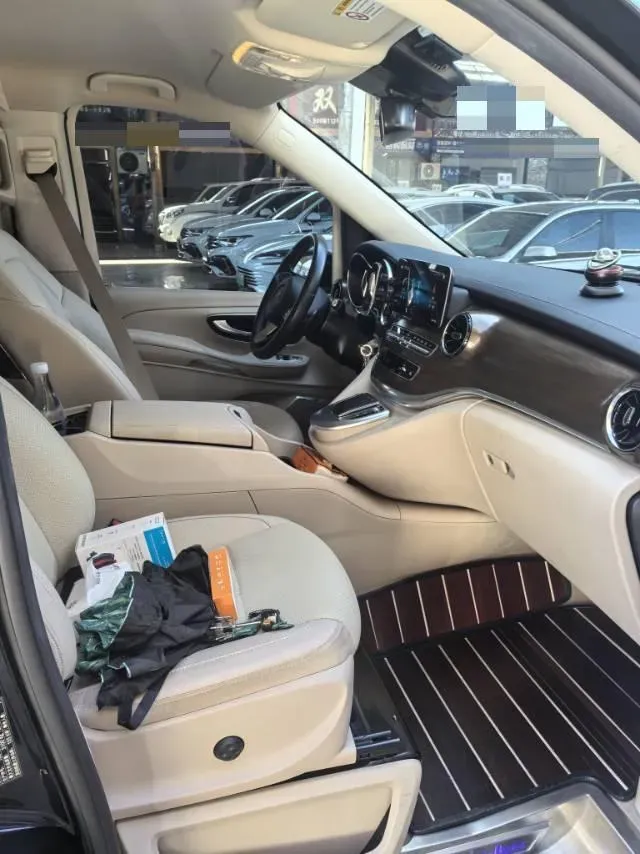 2020 Mercedes-Benz V Class 2.0T 211HP L4 9AT,autocango,china used car exporter,china ev exporter,chinese used car exporter,chinese used ev exporter