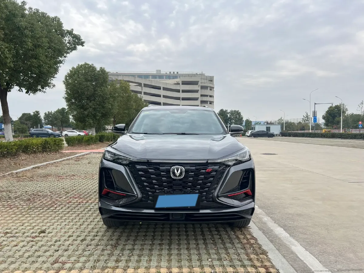 2022 ChangAn CS75 Plus 2.0T 233HP L4 8AT,autocango,china used car exporter,china ev exporter,chinese used car exporter,chinese used ev exporter