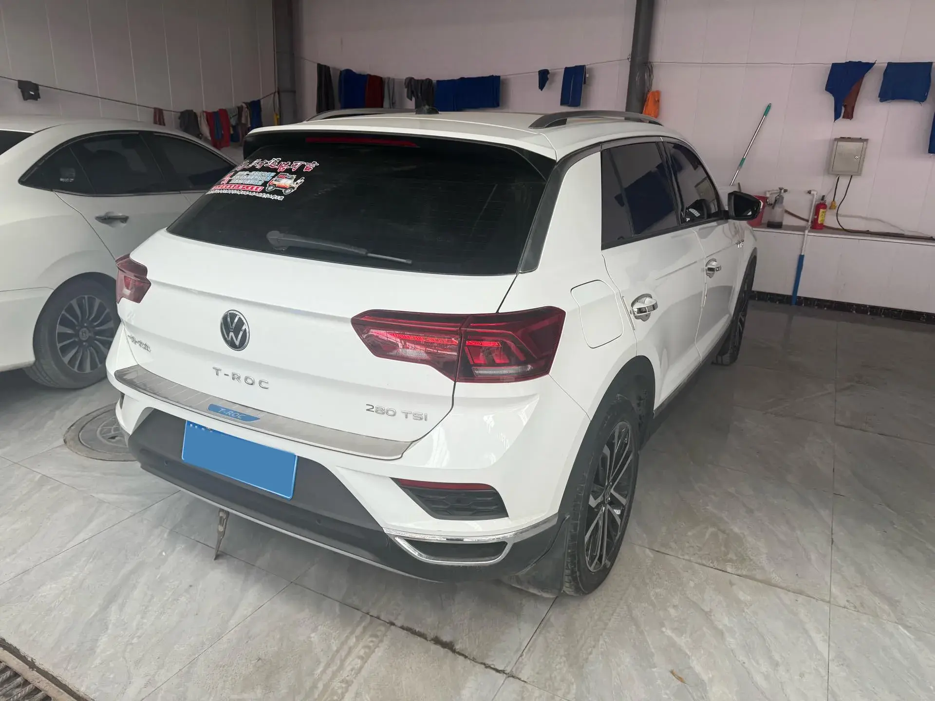 2020 VOLKSWAGEN T-ROC thumbnail 2