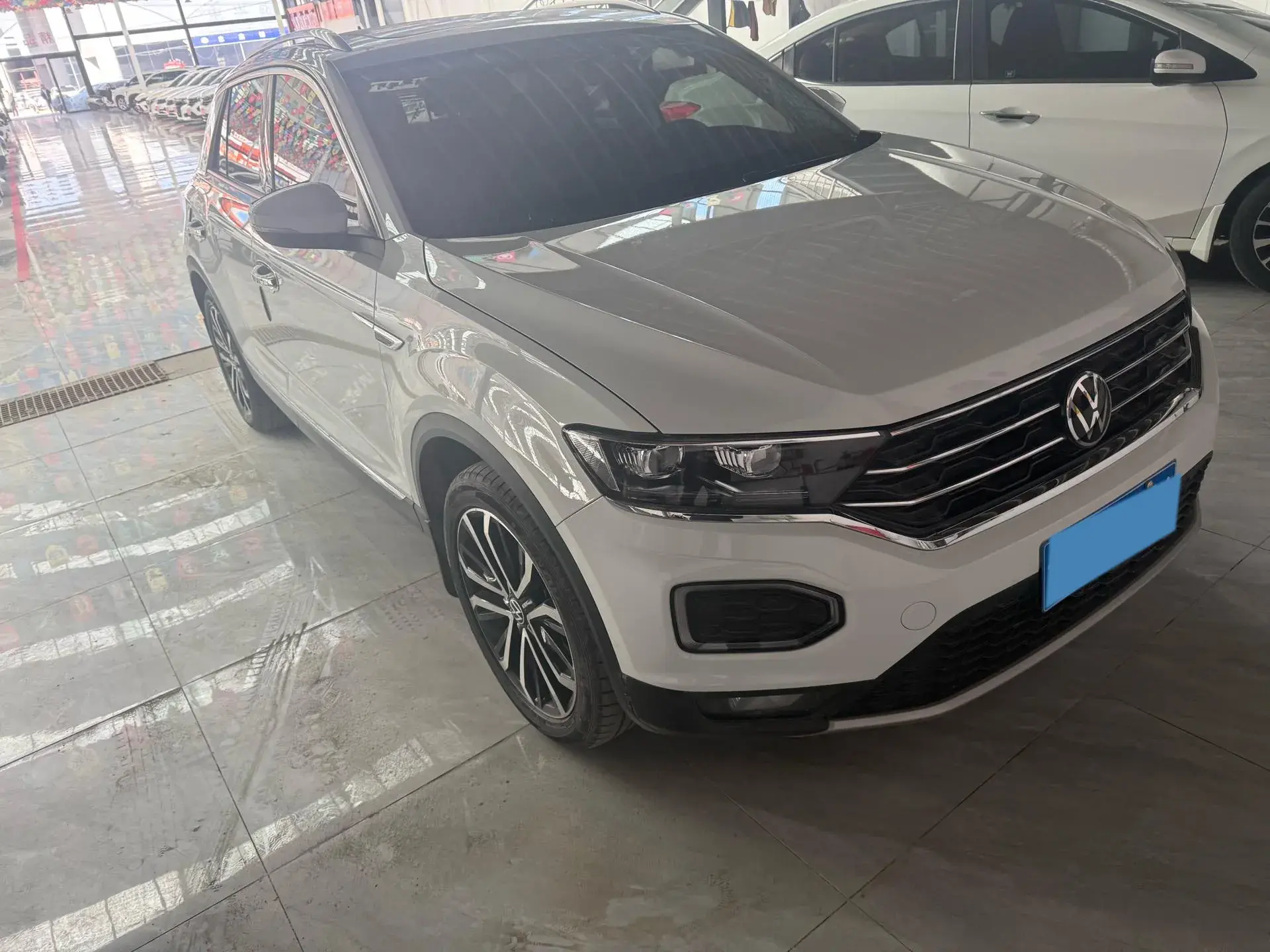 2020 VOLKSWAGEN T-ROC thumbnail 3