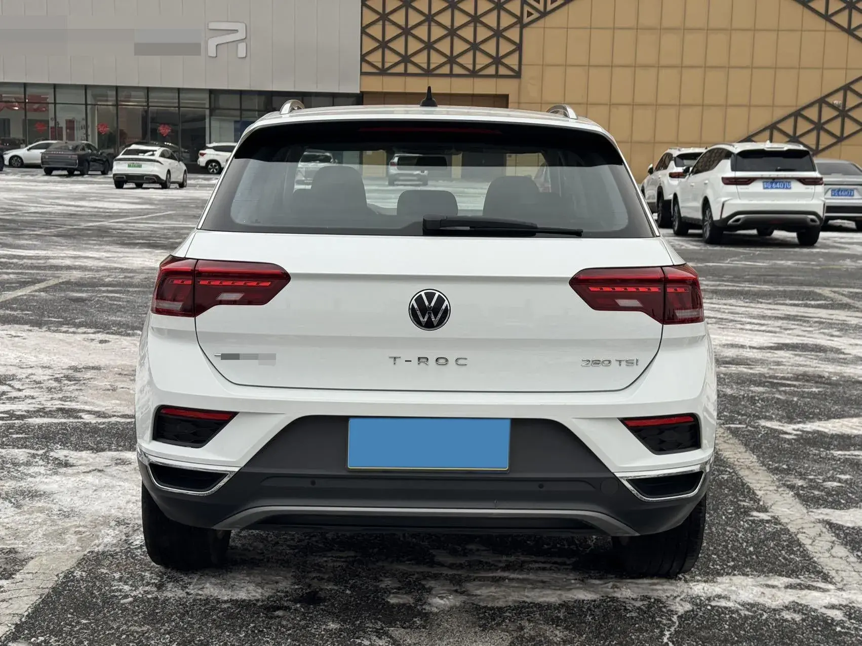 2022 VOLKSWAGEN T-ROC thumbnail 4