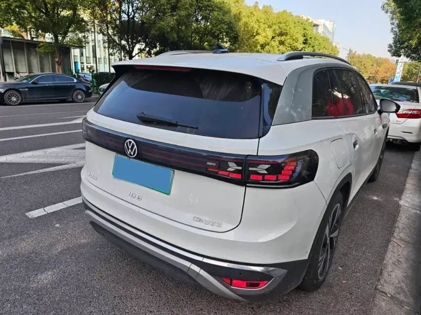 2021 VOLKSWAGEN ID.6 thumbnail 3