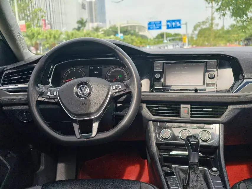 2019 VOLKSWAGEN SAGITAR thumbnail 4