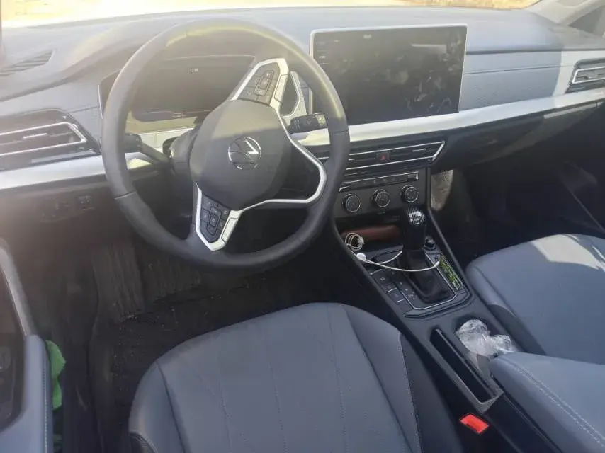 2024 VOLKSWAGEN LAVIDA thumbnail 4