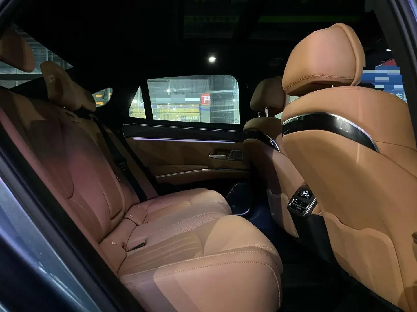 2025 BYD HANL thumbnail 4