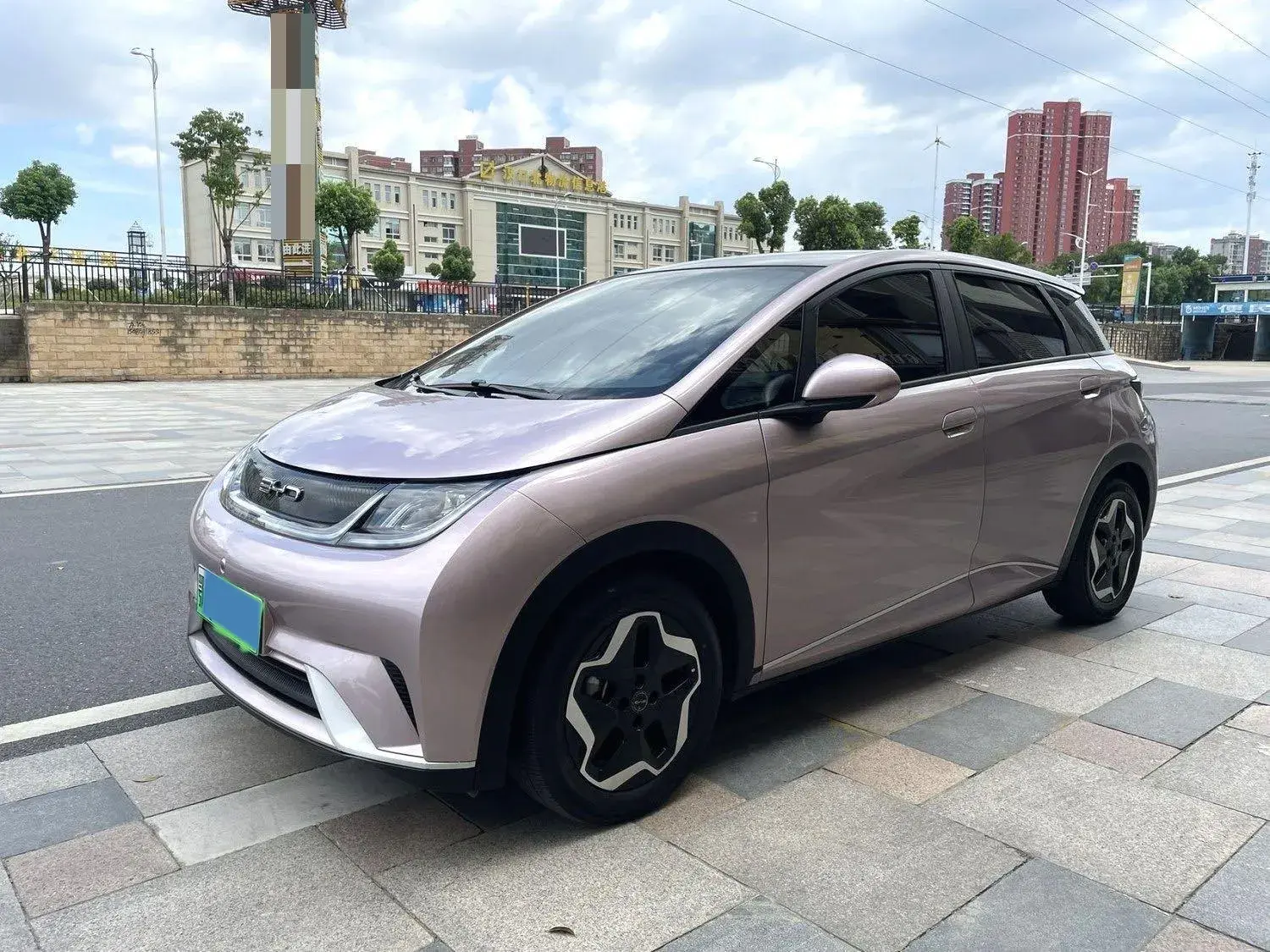 2021 BYD DOLPHIN view 1