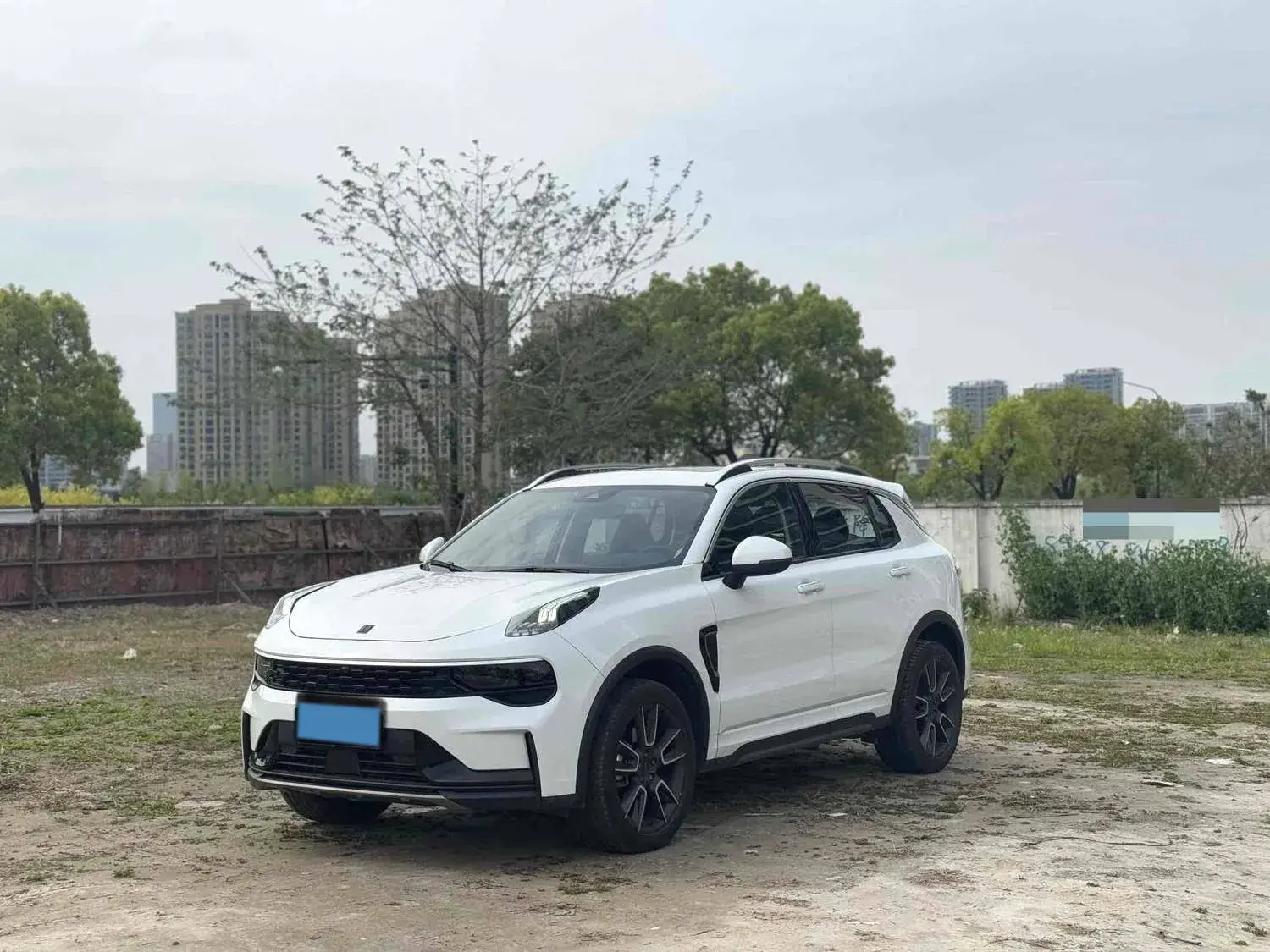 2021 LYNK&CO 01 view 1