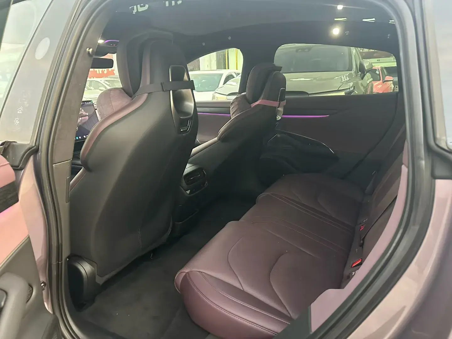 2024 MI SU7 thumbnail 4