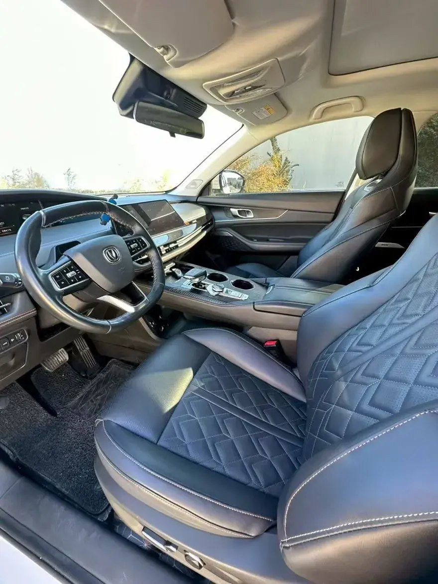 2023 CHANGAN UNI-K thumbnail 3