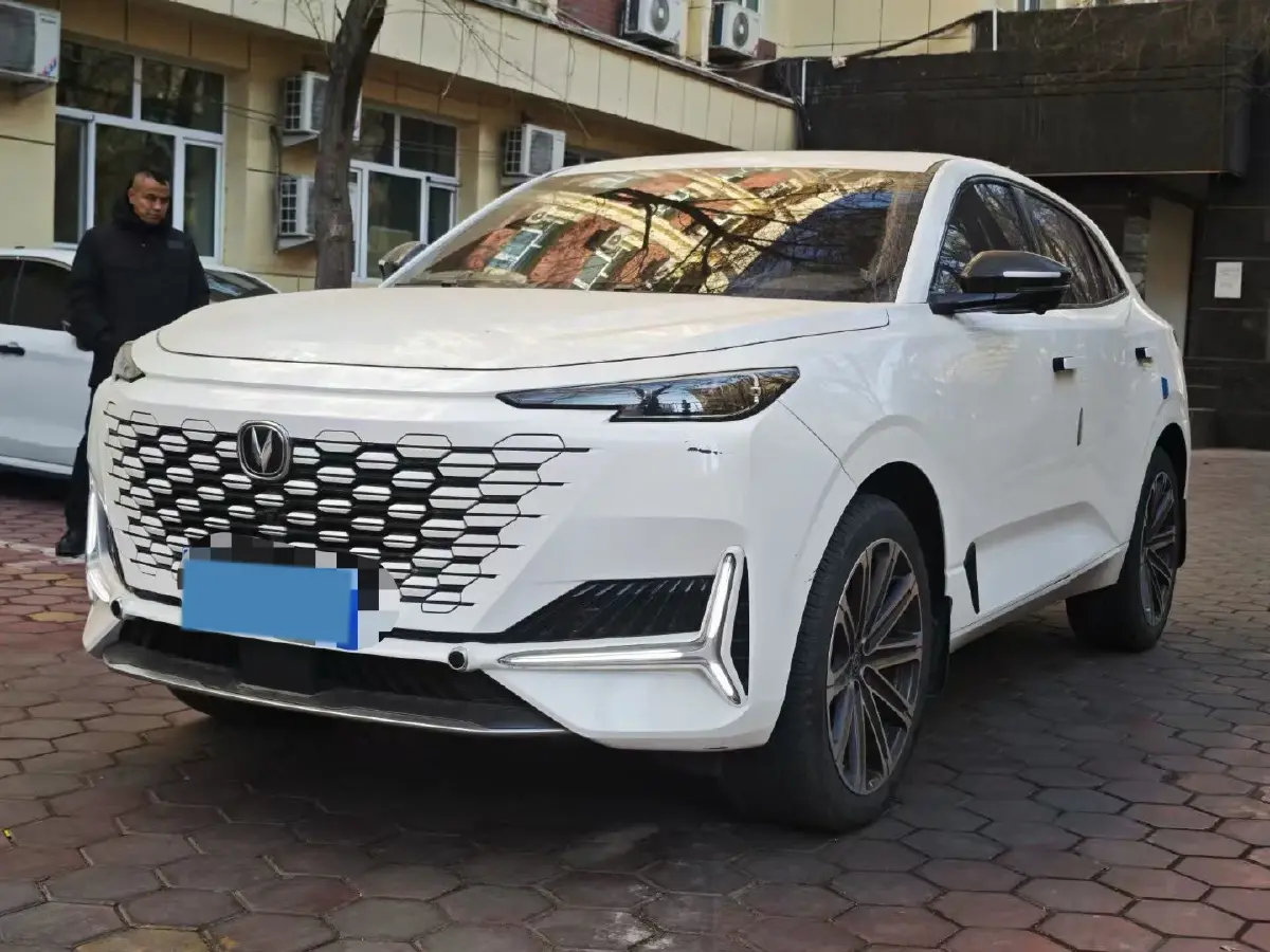 2023 ChangAn UNI-K 2.0T 233HP L4 8AT