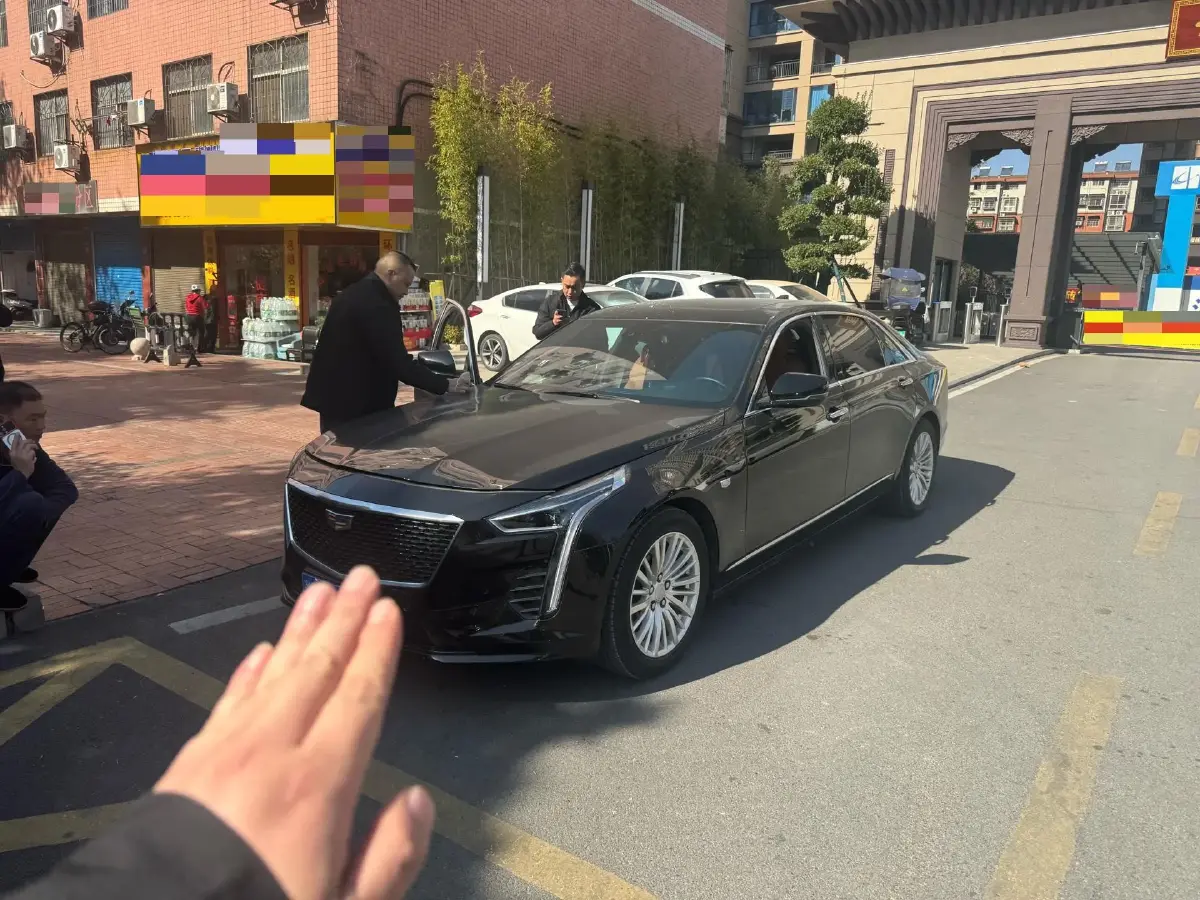 2022 Cadillac CT6 2.0T 237HP L4 10AT