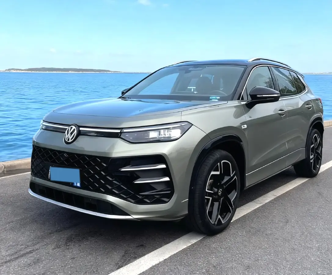 2025 Volkswagen Tayron 2.0T 220HP L4 7DCT