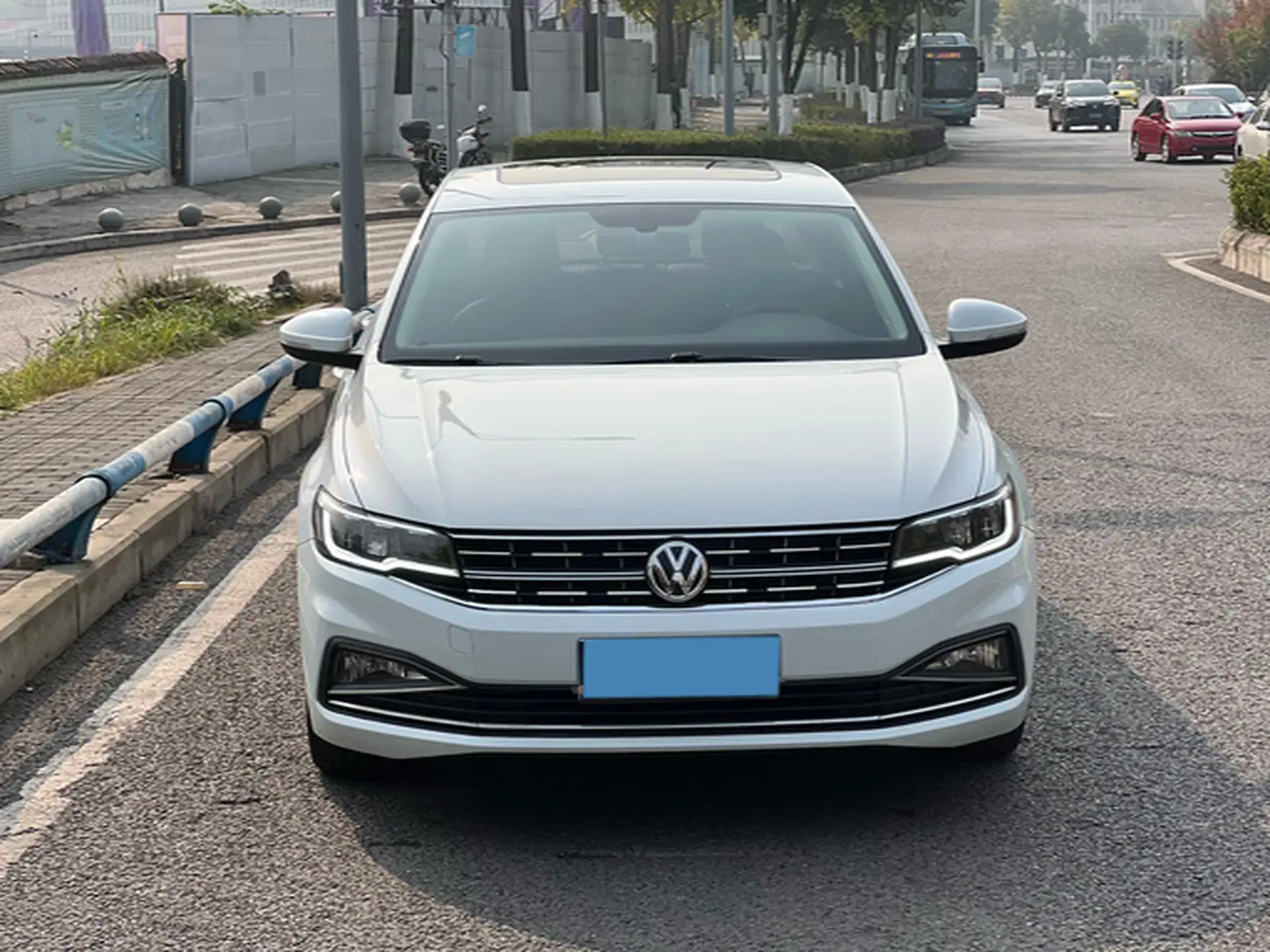 2019 VOLKSWAGEN BORA thumbnail 2