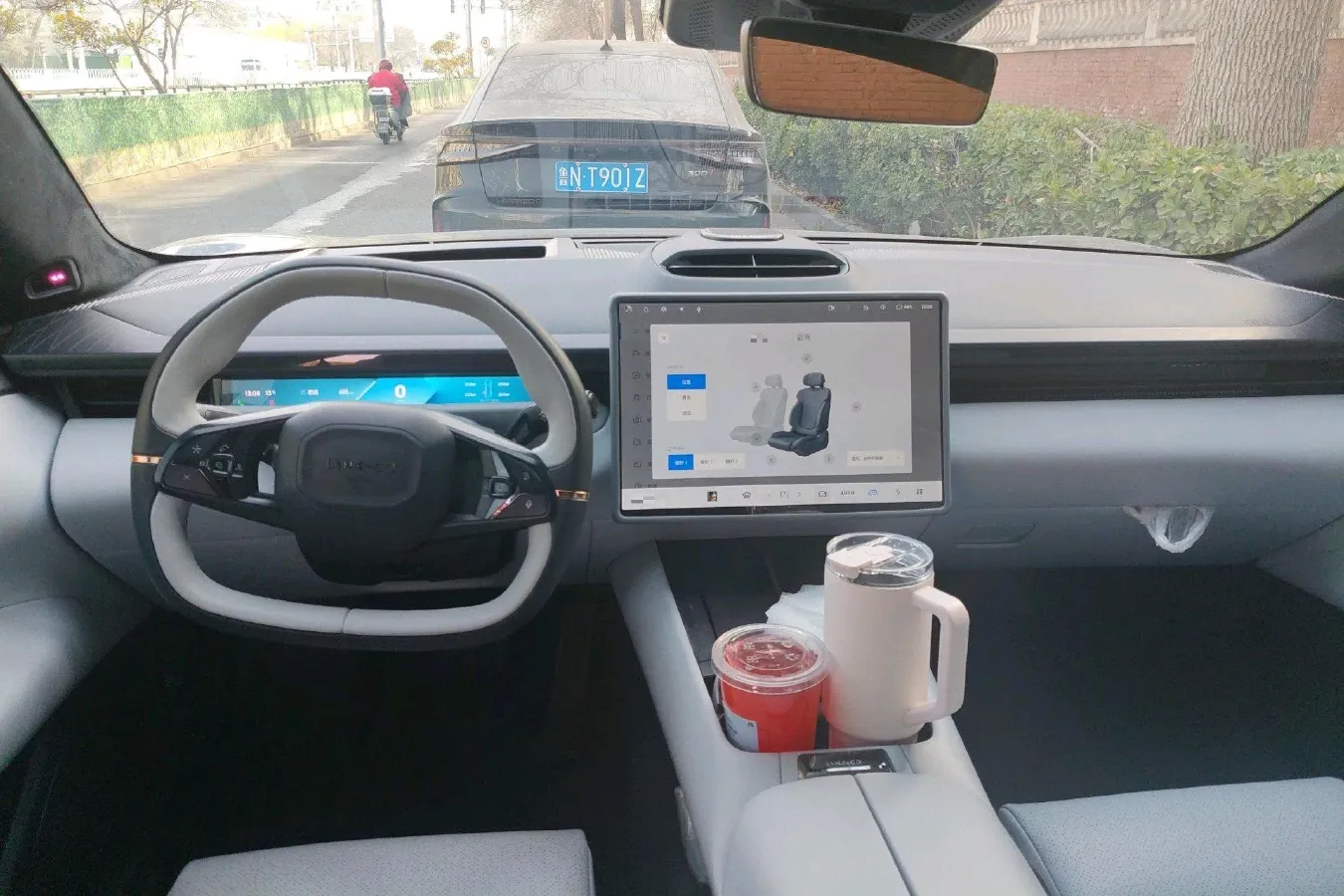 2024 LYNK&CO Z10 BEV 95KWH,autocango,china used car exporter,china ev exporter,chinese used car exporter,chinese used ev exporter