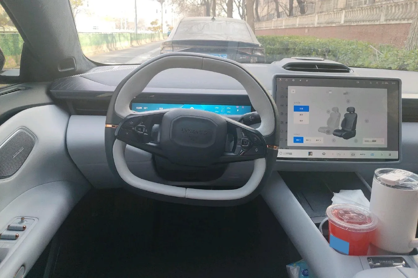 2024 LYNK&CO Z10 BEV 95KWH,autocango,china used car exporter,china ev exporter,chinese used car exporter,chinese used ev exporter