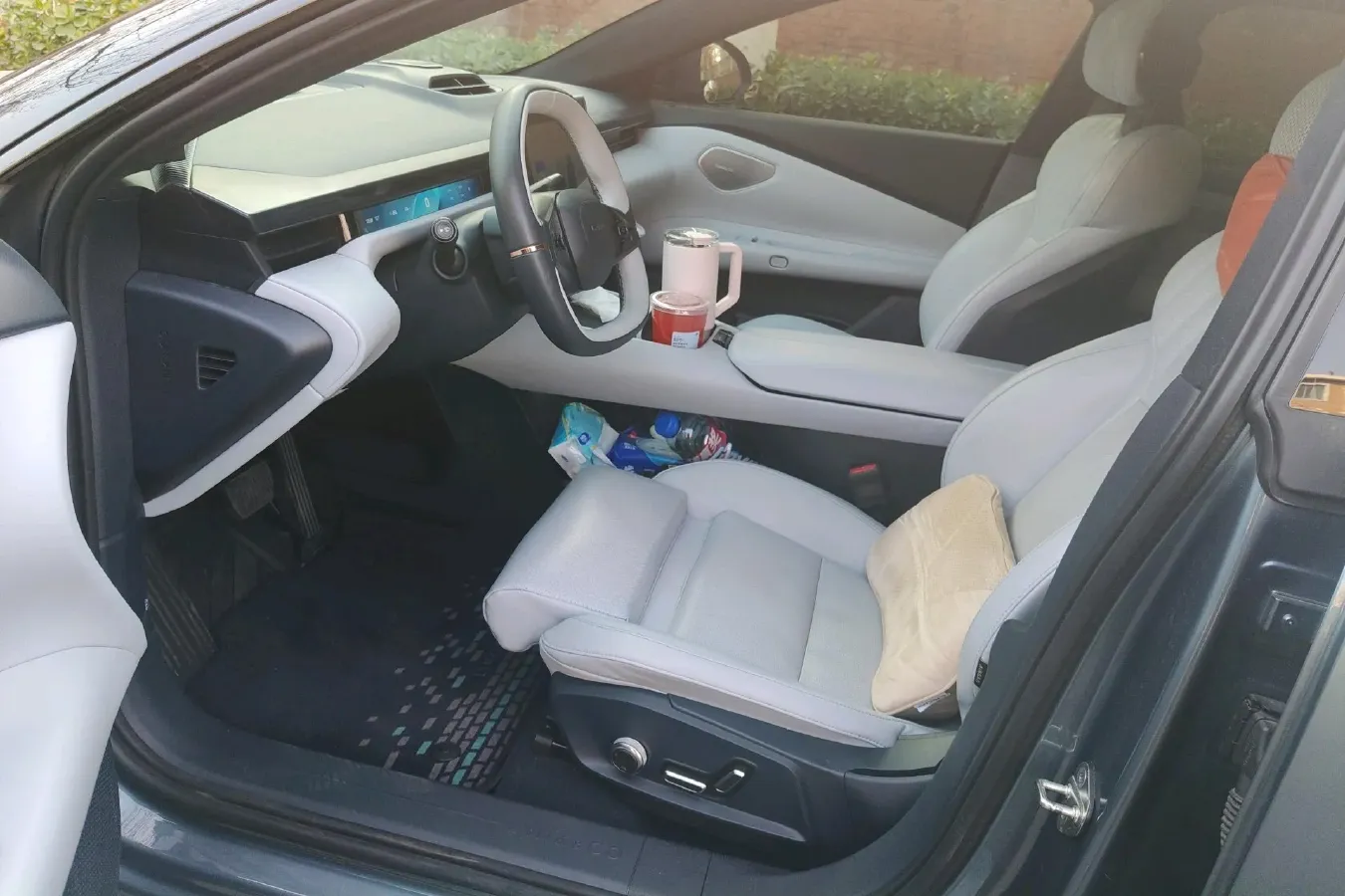 2024 LYNK&CO Z10 BEV 95KWH,autocango,china used car exporter,china ev exporter,chinese used car exporter,chinese used ev exporter