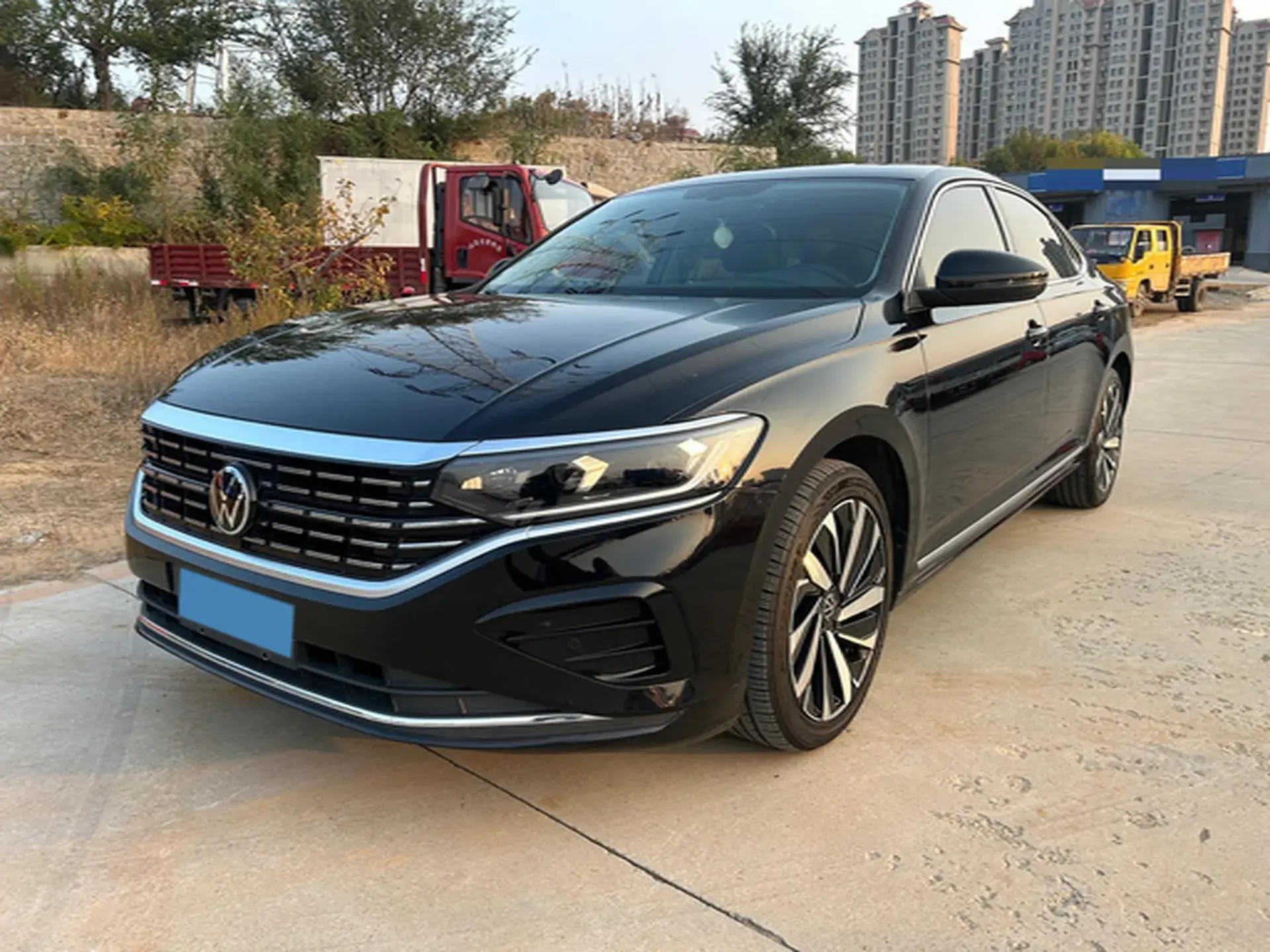 2022 VOLKSWAGEN PASSAT view 1