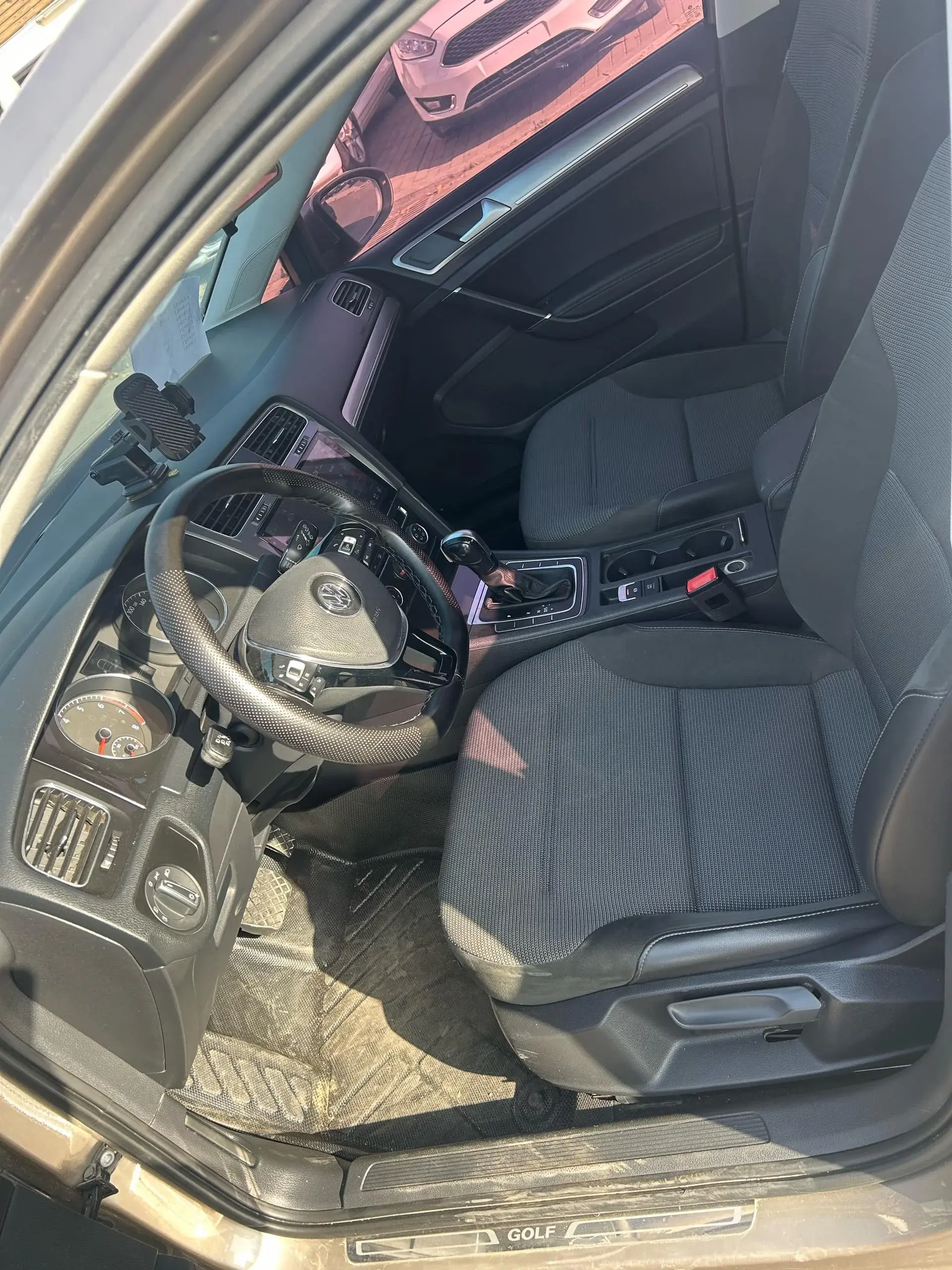 2018 VOLKSWAGEN GOLF thumbnail 4