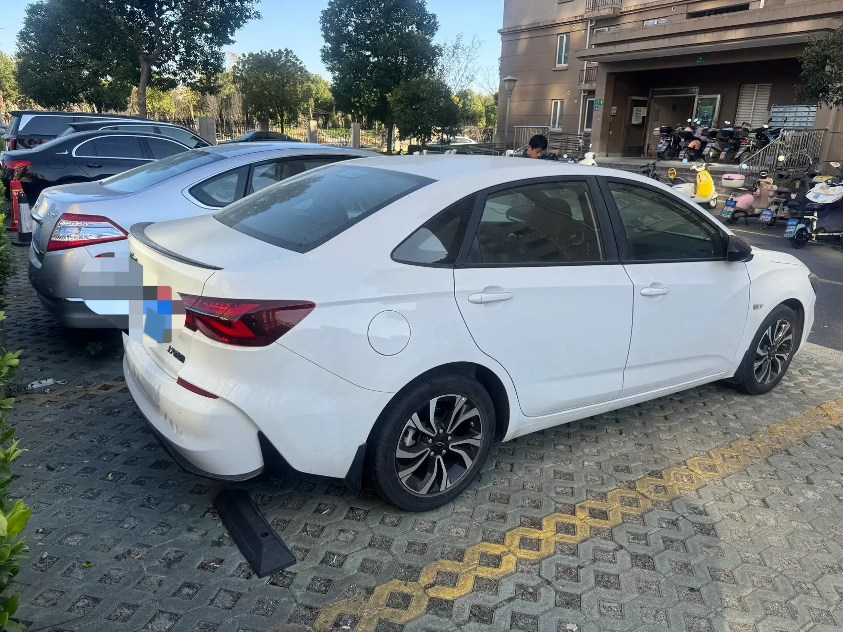 2022 CHEVROLET MONZA thumbnail 3