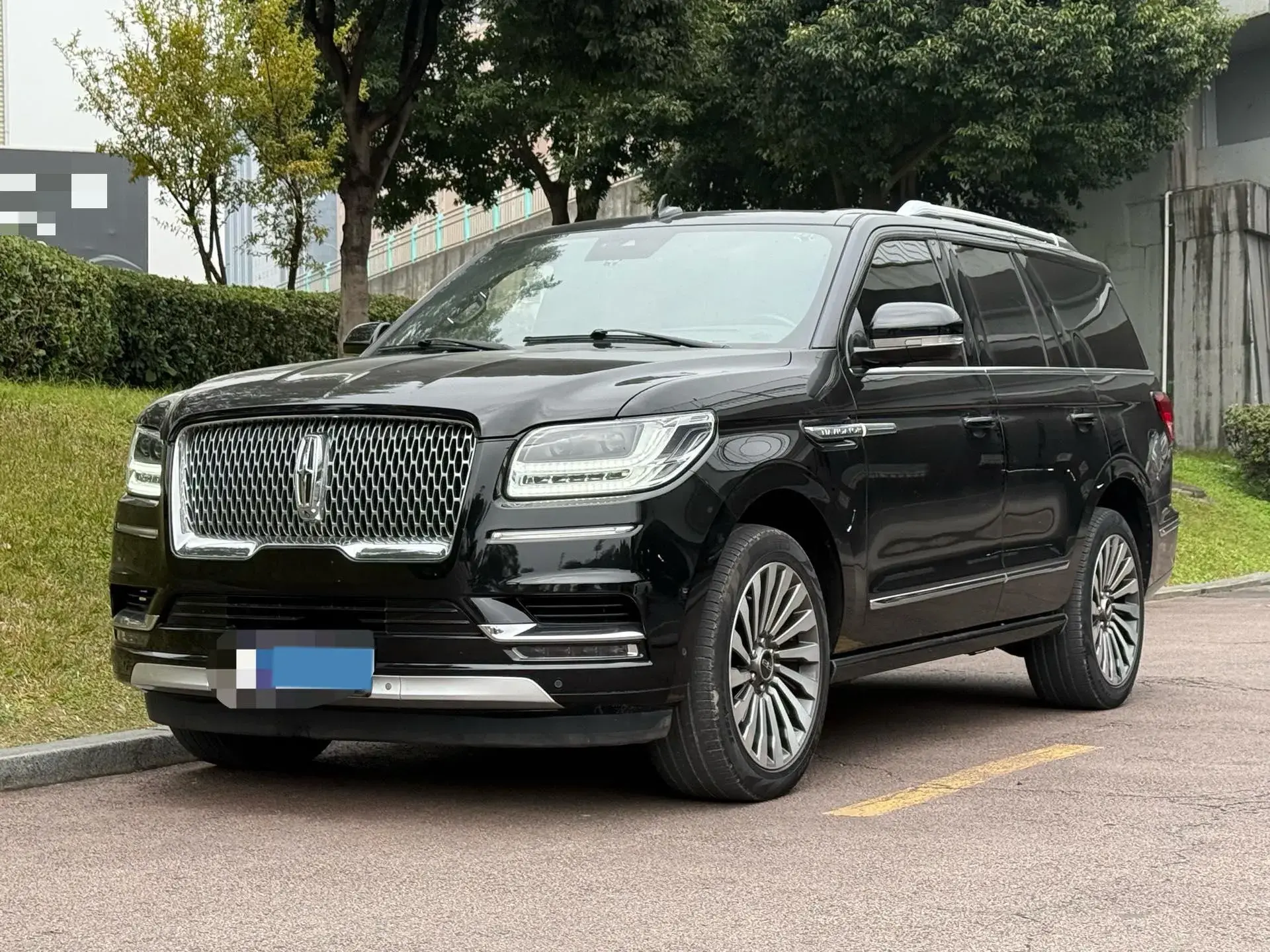 2020 LINCOLN NAVIGATOR view 1
