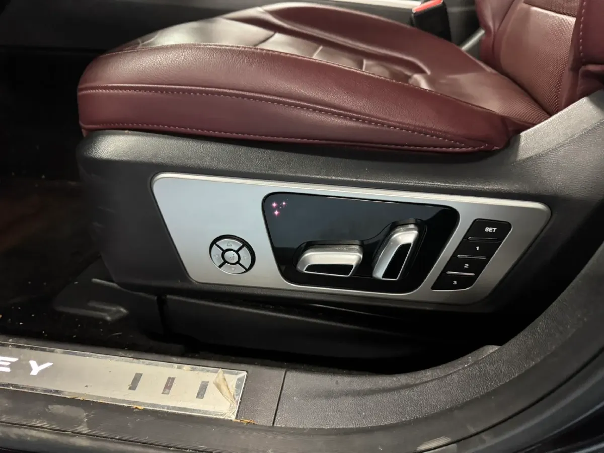 2017 Zotye T700 2.0T 190HP L4 8AT,autocango,china used car exporter,china ev exporter,chinese used car exporter,chinese used ev exporter