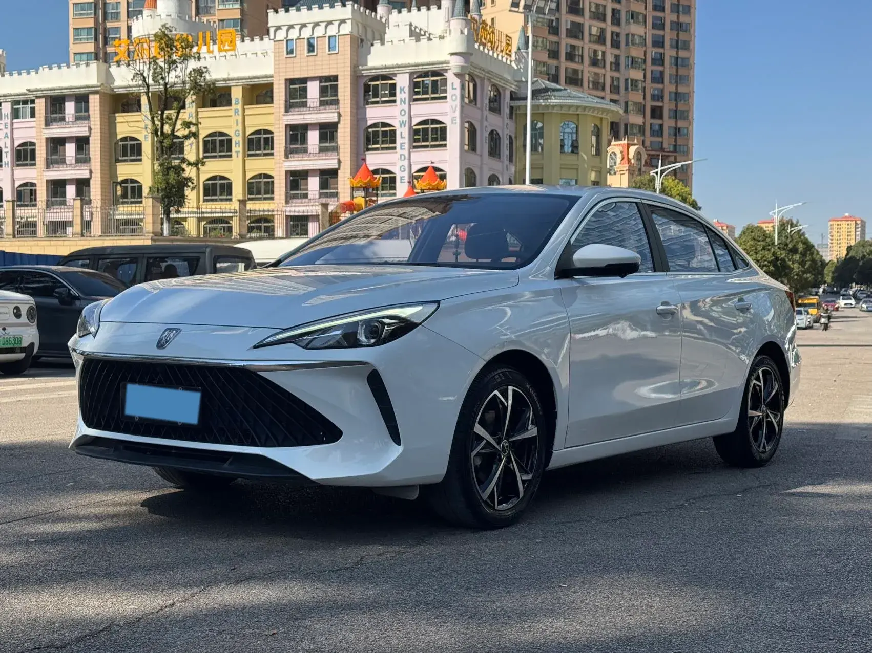 2023 ROEWE I5 view 1