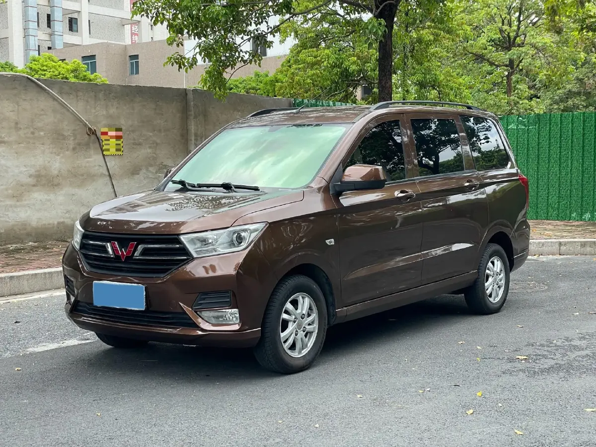 2019 WuLing HongGuang Plus 1.5T 147HP L4 6MT