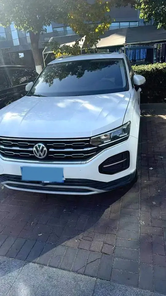 2021 VOLKSWAGEN TAYRON view 1