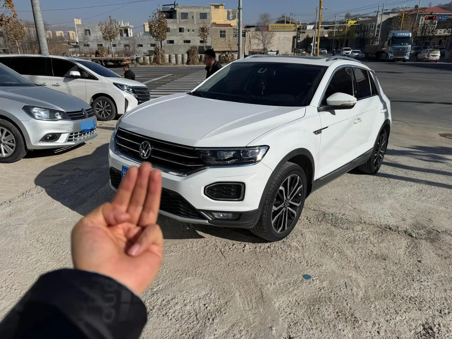 2021 VOLKSWAGEN T-ROC view 1
