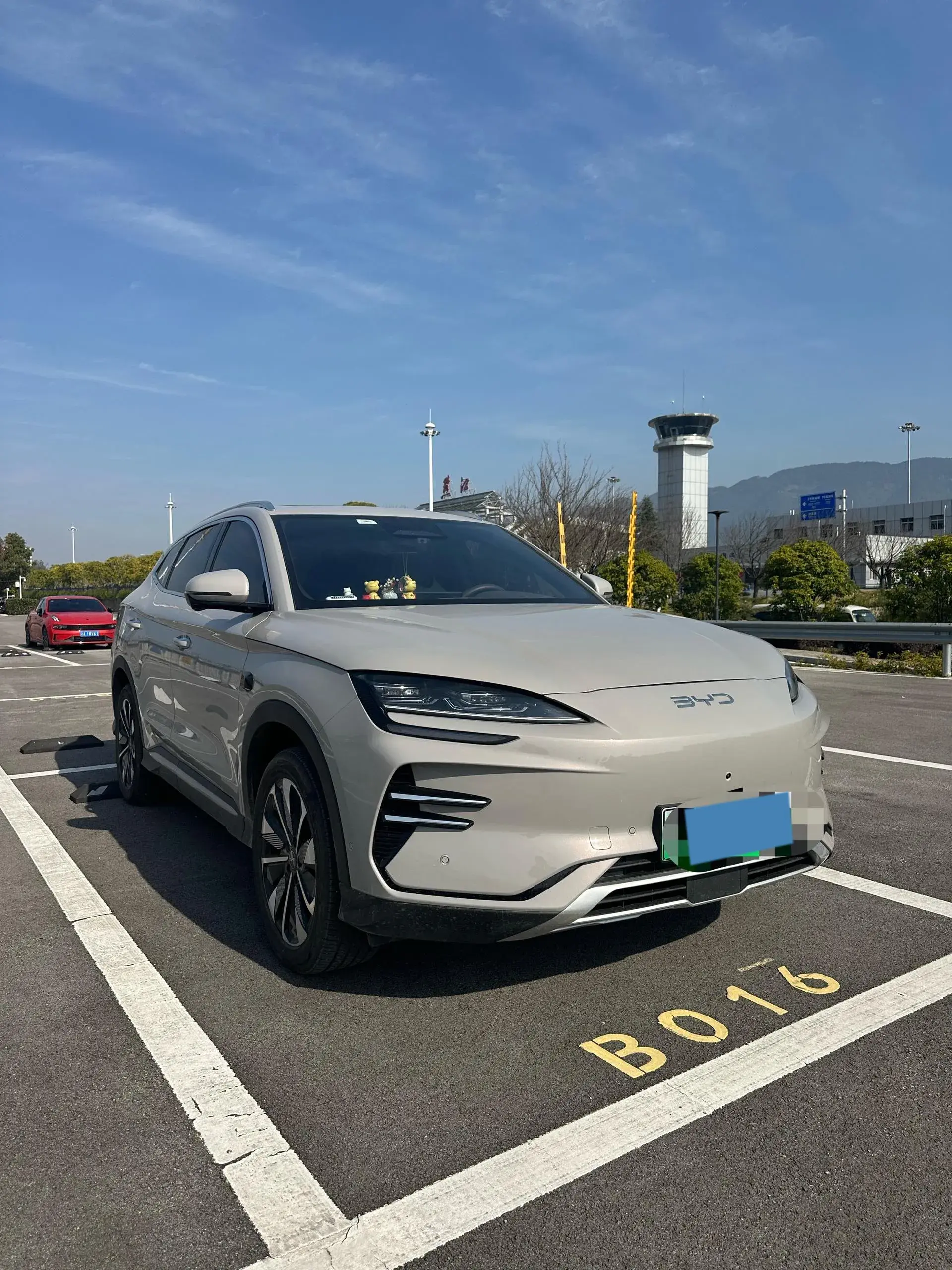 2025 BYD SONG thumbnail 3