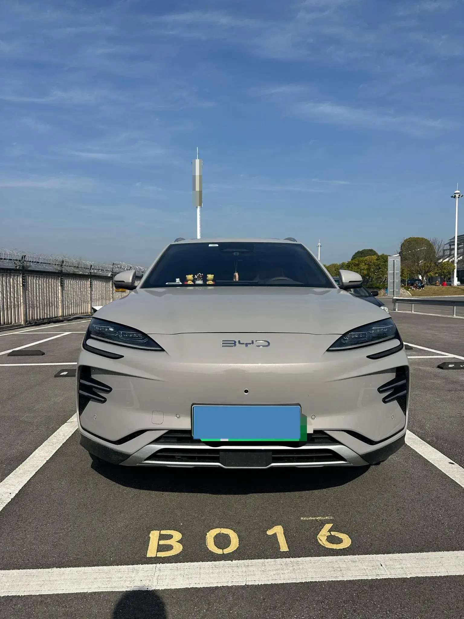 2025 BYD SONG thumbnail 2