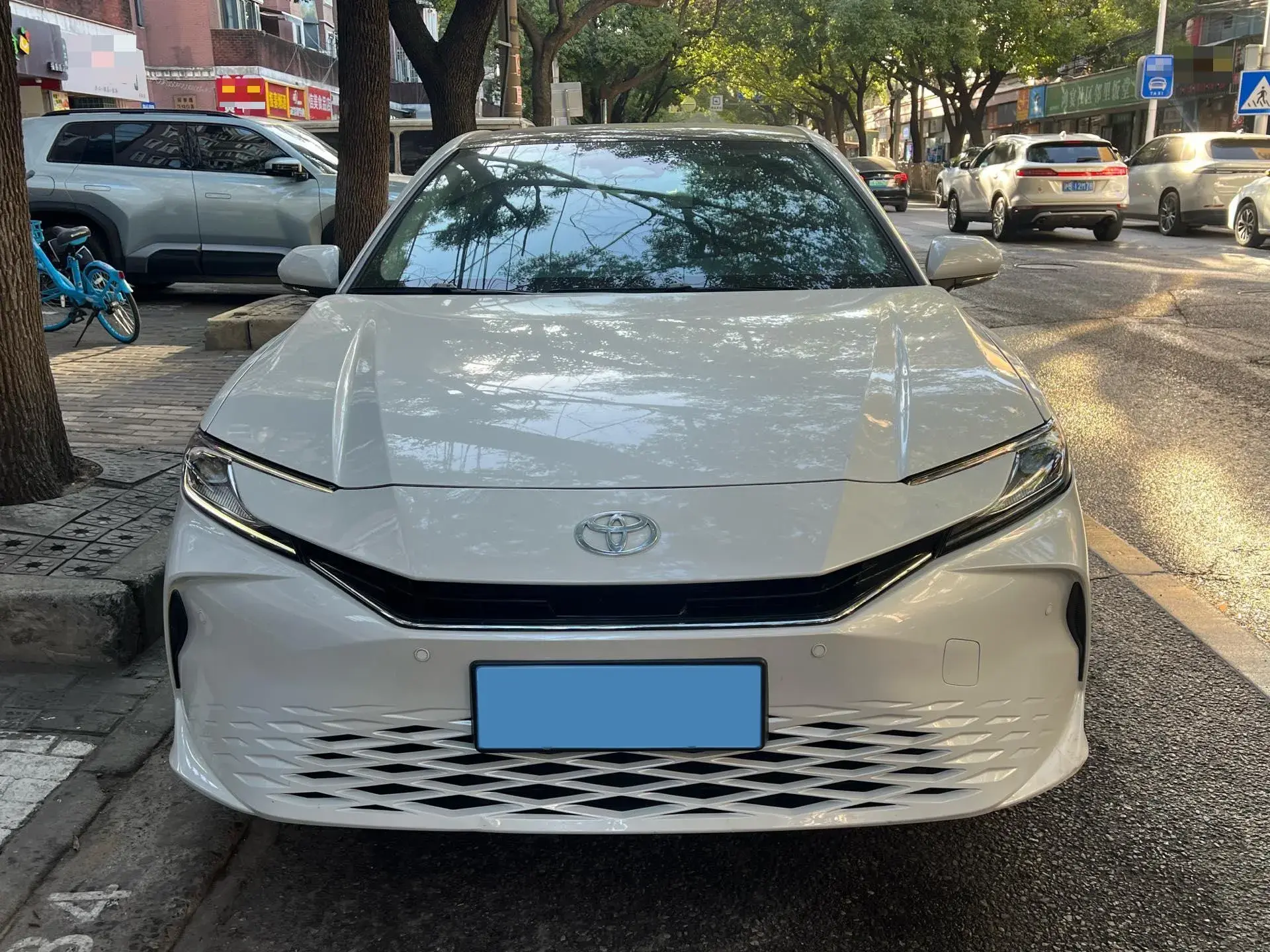 2025 TOYOTA CAMRY thumbnail 2