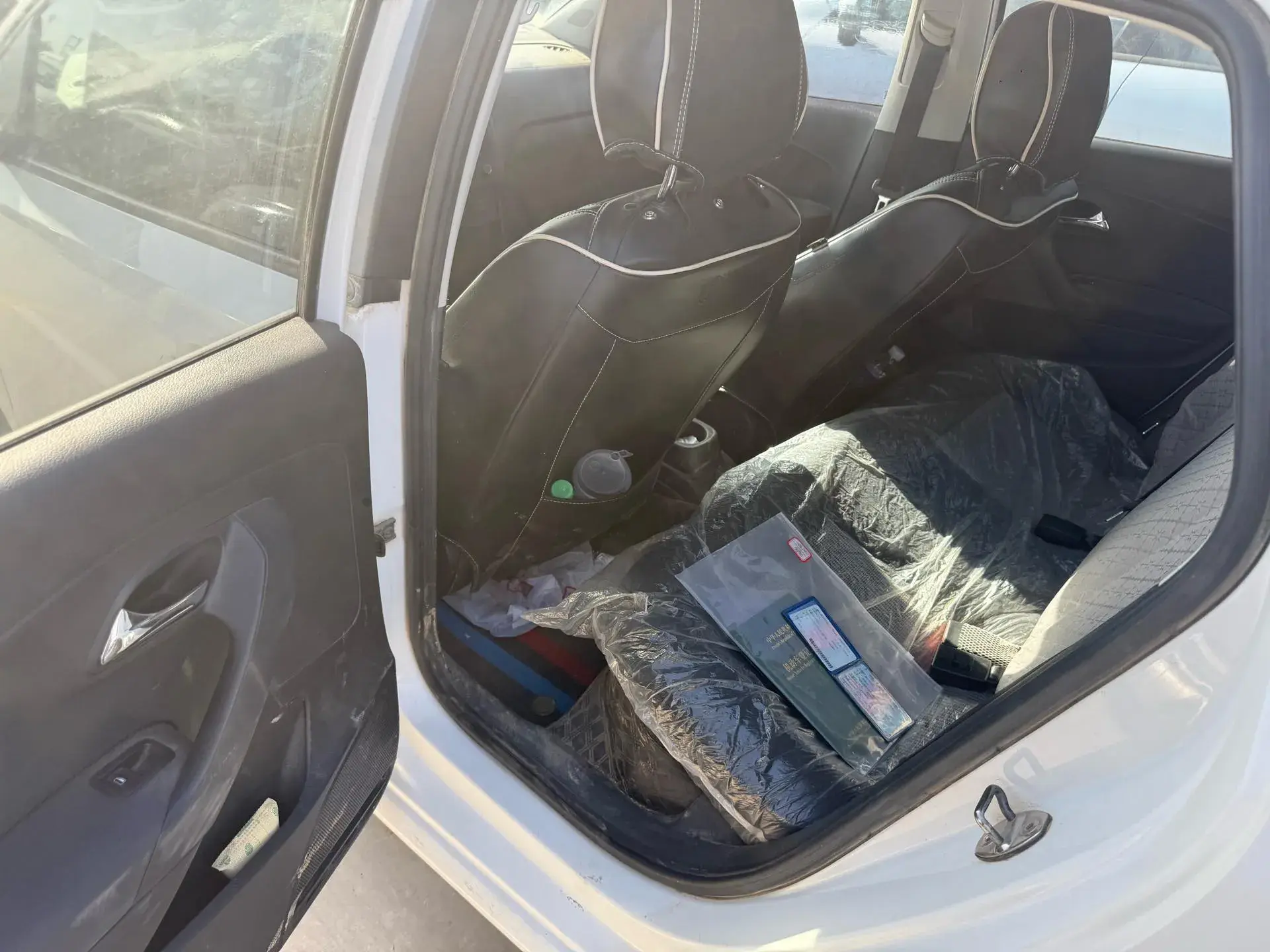 2016 VOLKSWAGEN POLO thumbnail 3