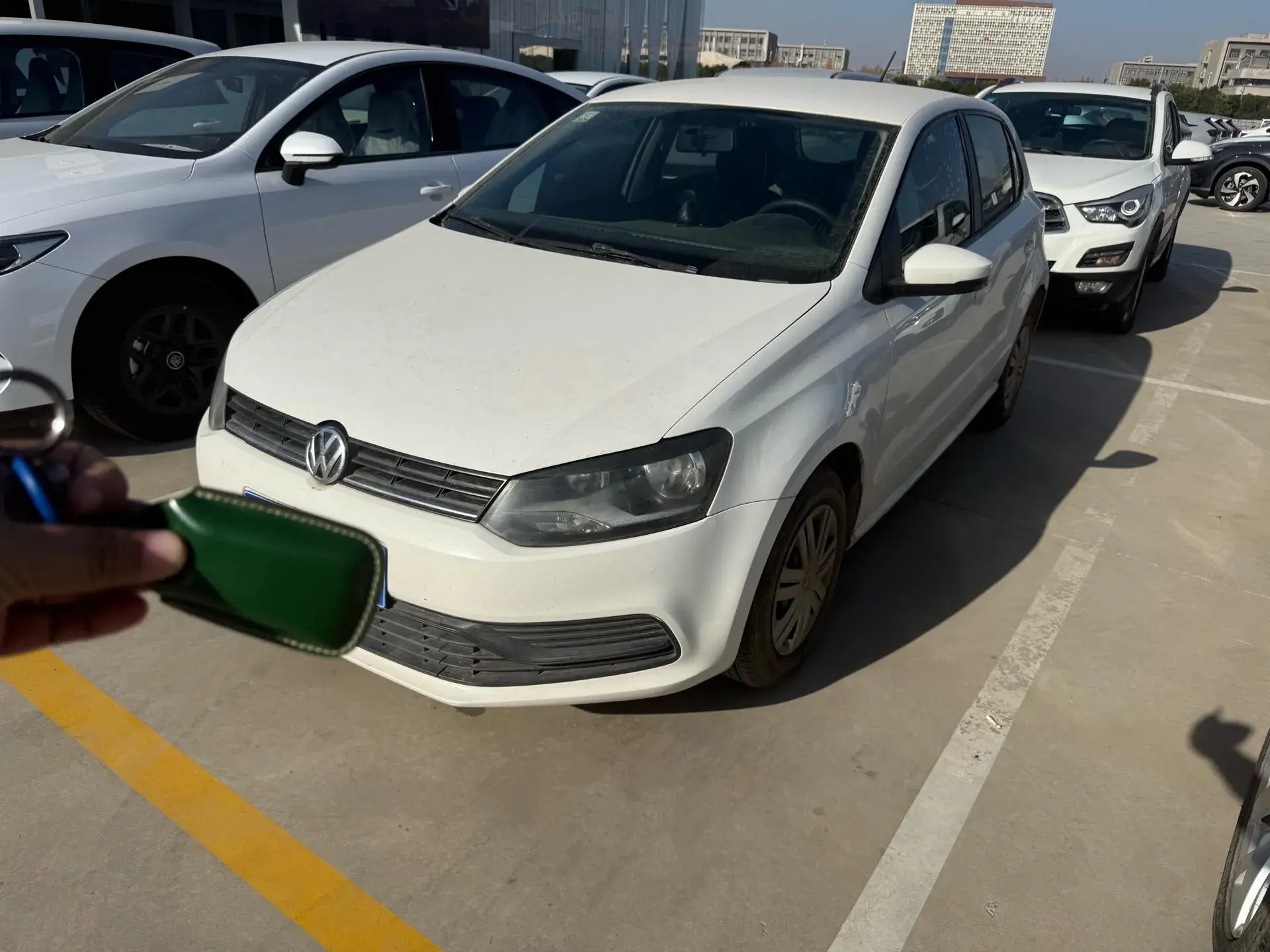2016 VOLKSWAGEN POLO view 1